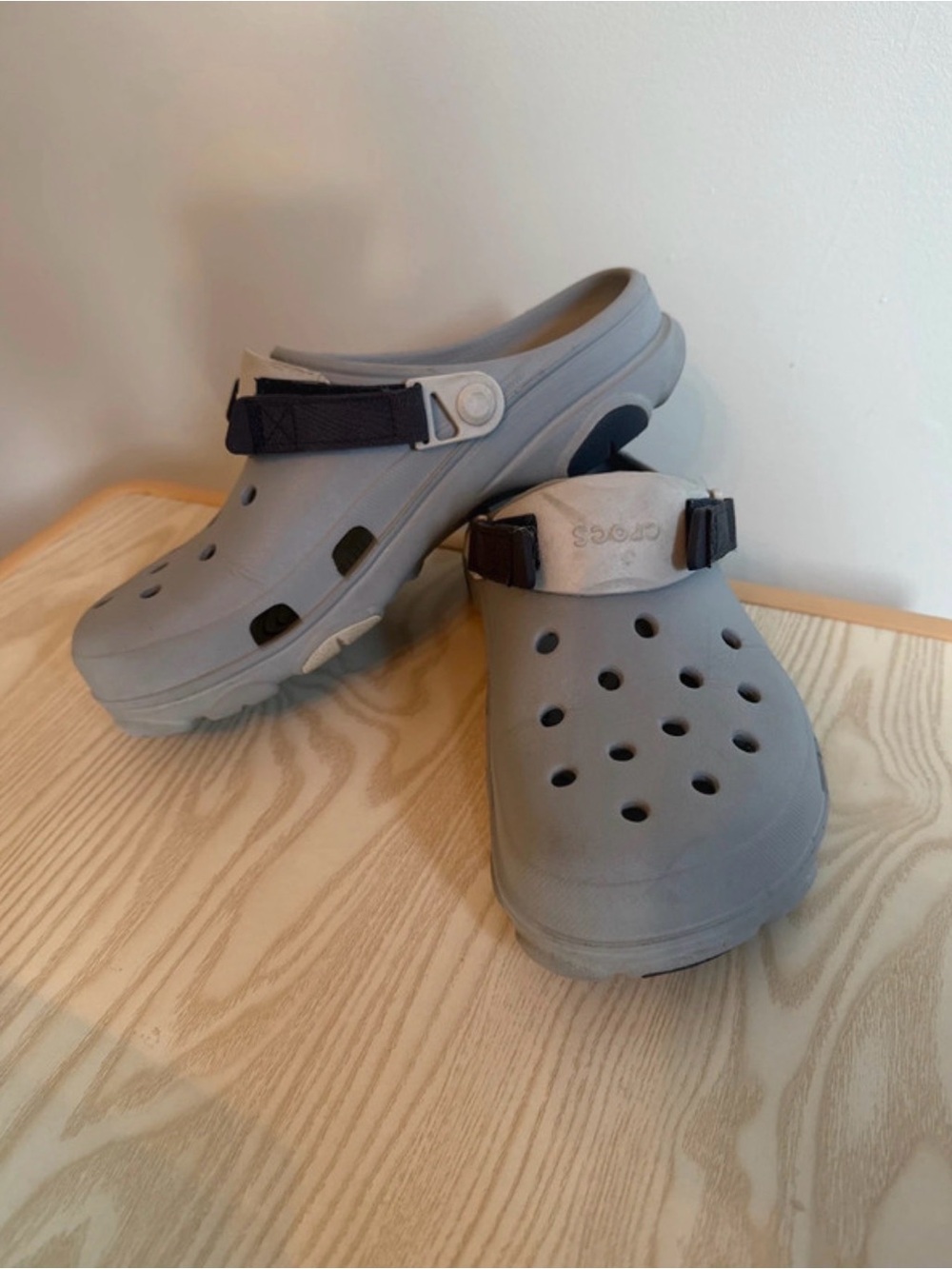 CROCS Classic Clog in Light Gray with Navy Heel Strap